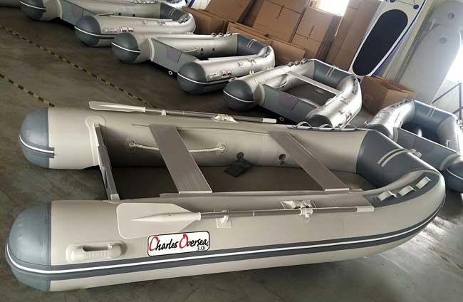 Usine bateaux pneumatiques Charles Oversea